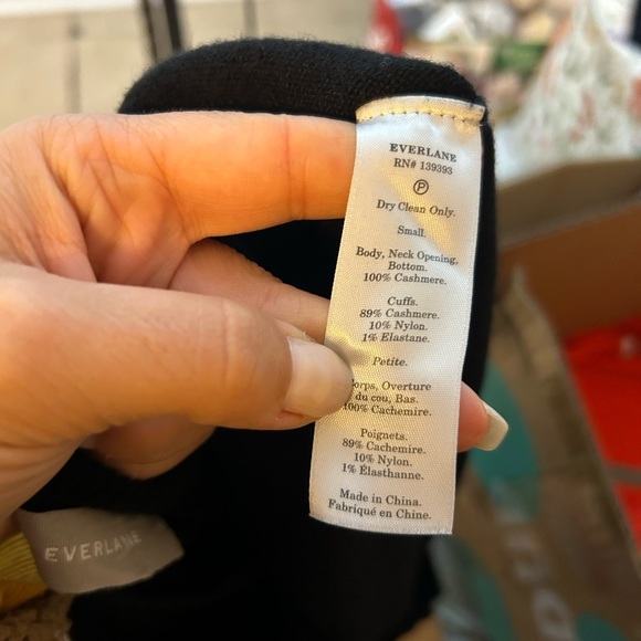 Everlane Black Cashmere Mockneck Sweater - Picture 4 of 6